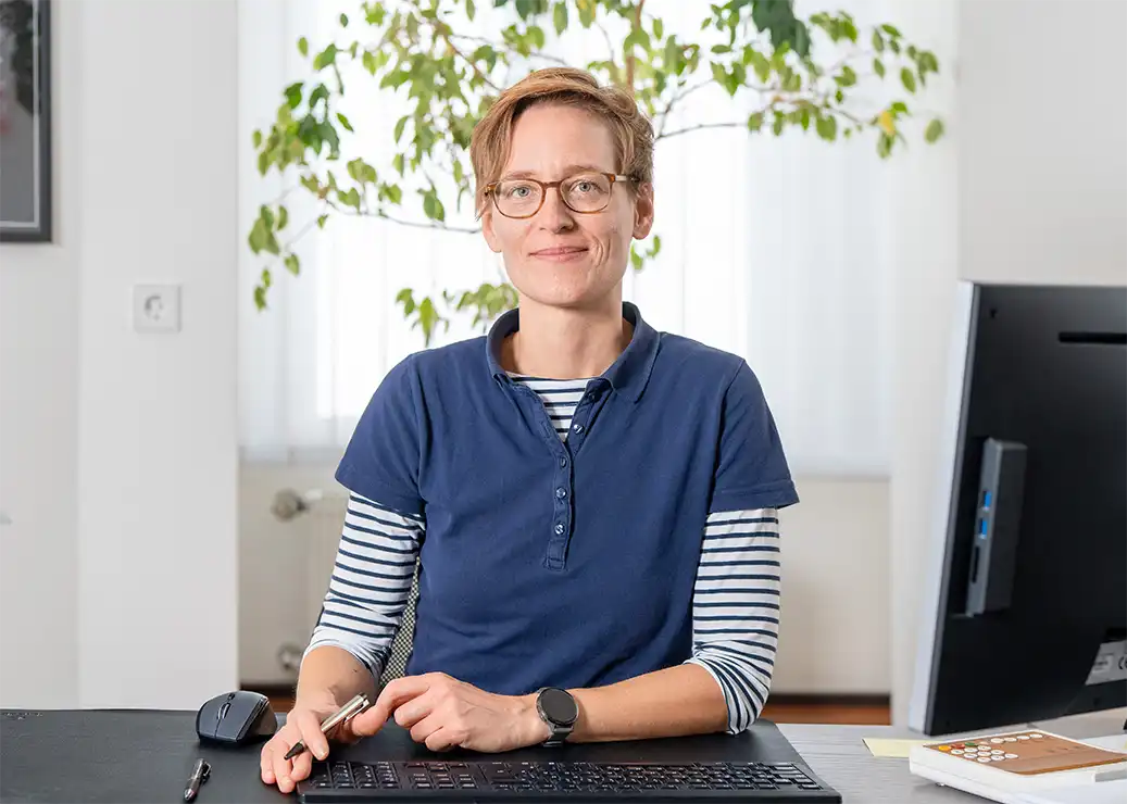 Dr. med. Julia Van Waesberghe